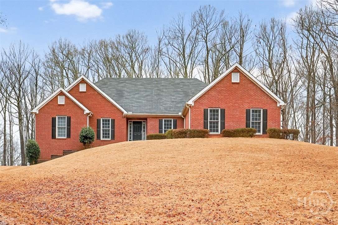 12 Acres of Land with Home for Sale in Statham, Georgia