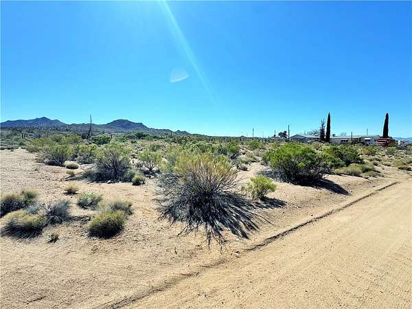 1.25 Acres of Land for Sale in Kingman, Arizona