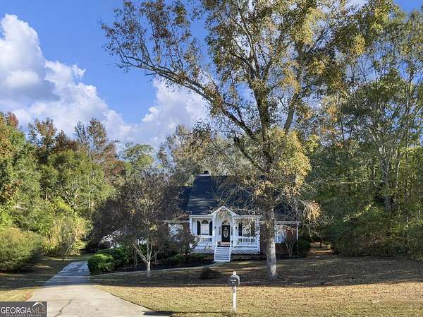 1.53 Acres of Land with Home for Sale in Hoschton, Georgia