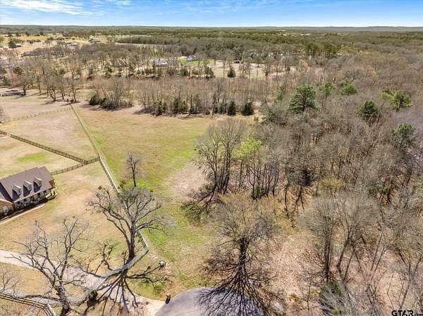 5 Acres of Residential Land for Sale in Lindale, Texas