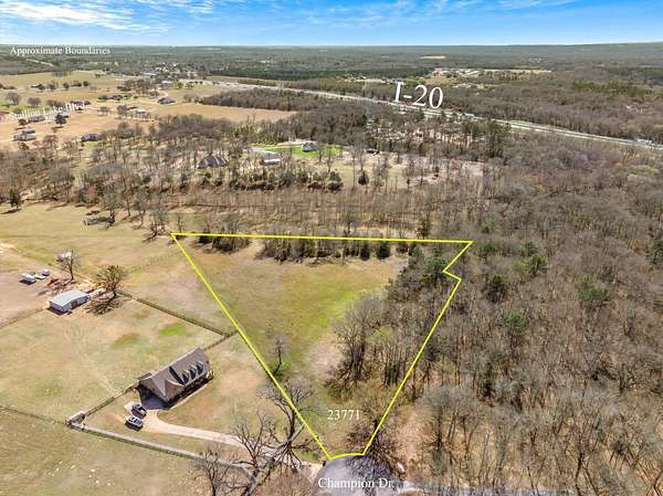 5 Acres of Residential Land for Sale in Lindale, Texas