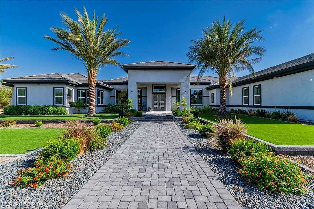 2.6 Acres of Land with Home for Sale in Las Vegas, Nevada