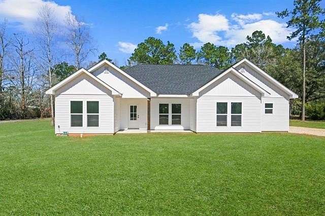 1.5 Acres of Land with Home for Sale in Franklinton, Louisiana
