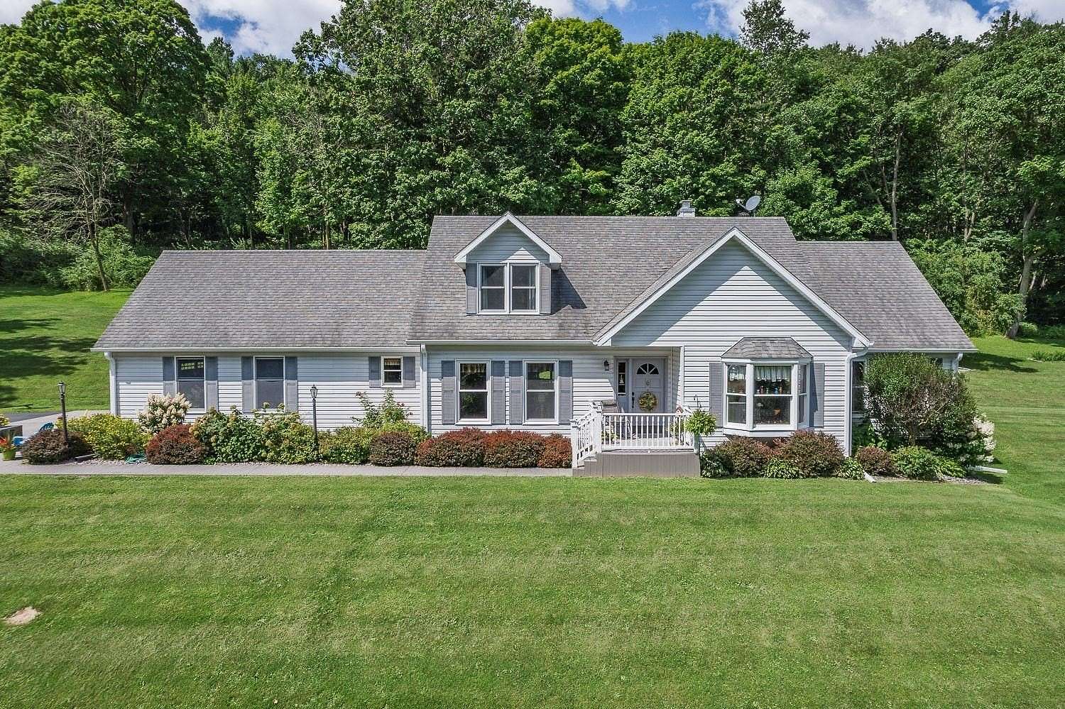 7.5 Acres of Land with Home for Sale in Richland Center, Wisconsin