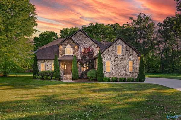 1.5 Acres of Land with Home for Sale in Fayetteville, Tennessee