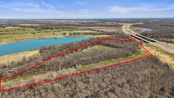 14.3 Acres of Recreational & Residential Land for Sale in Commerce, Texas