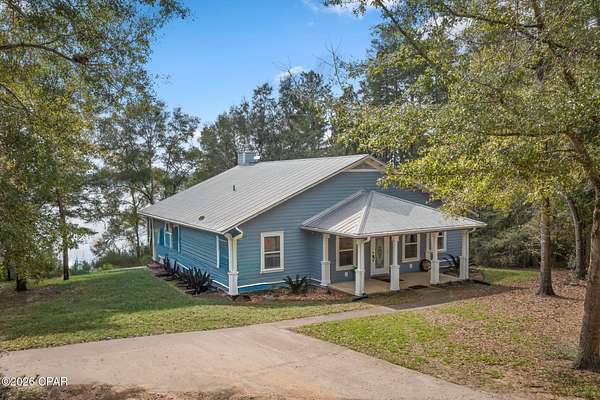 4.65 Acres of Land with Home for Sale in Vernon, Florida