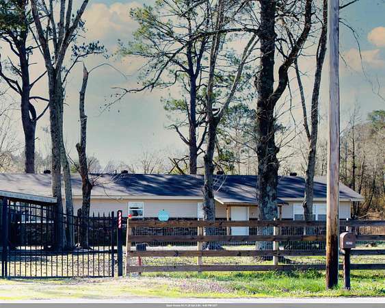 4.5 Acres of Land with Home for Sale in Jacksonville, Arkansas