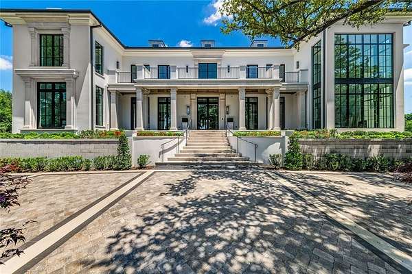 2.22 Acres of Land with Home for Sale in Dallas, Texas