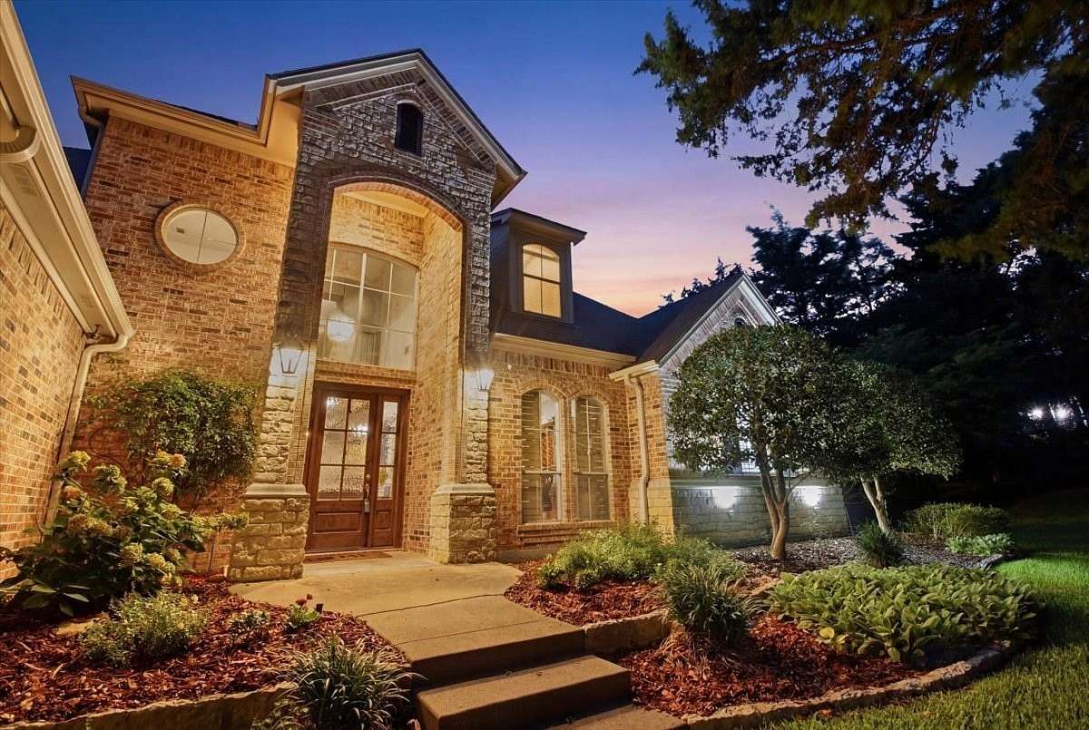 5.76 Acres of Land with Home for Sale in Red Oak, Texas