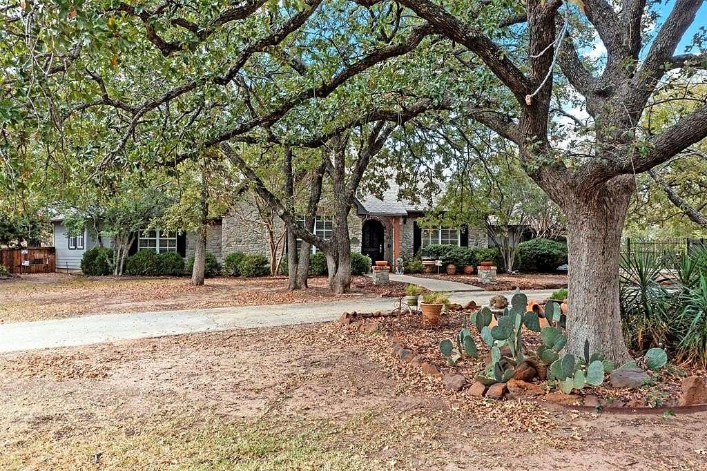 1.5 Acres of Land with Home for Sale in Cross Roads, Texas