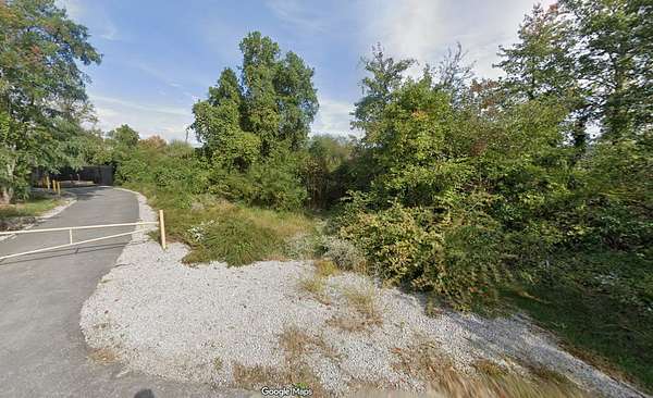 84 Acres of Land for Sale in Triangle, Virginia