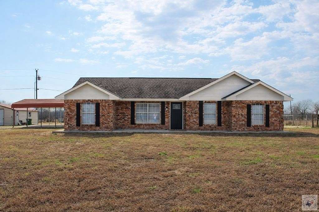 3.17 Acres of Land with Home for Sale in Sulphur Springs, Texas