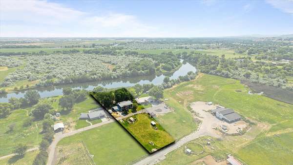 1.54 Acres of Land with Home for Sale in West Richland, Washington