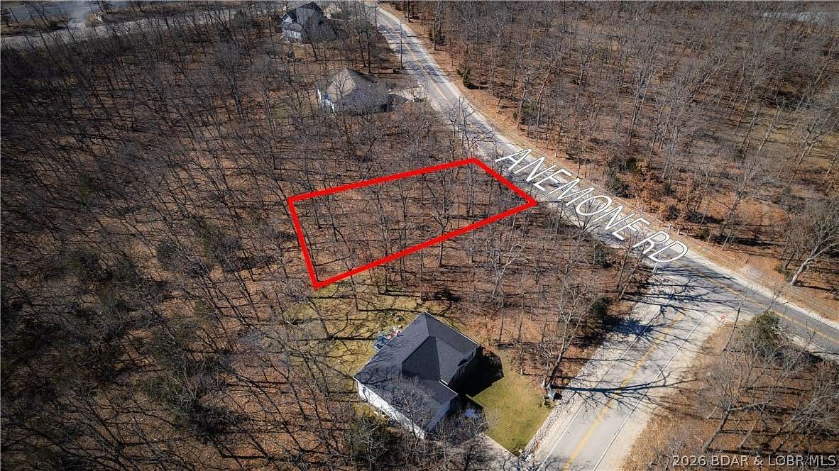 0.28 Acres of Residential Land for Sale in Village of Four Seasons, Missouri