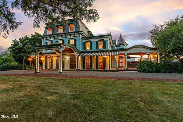 8 Acres of Land with Home for Sale in Athens, New York