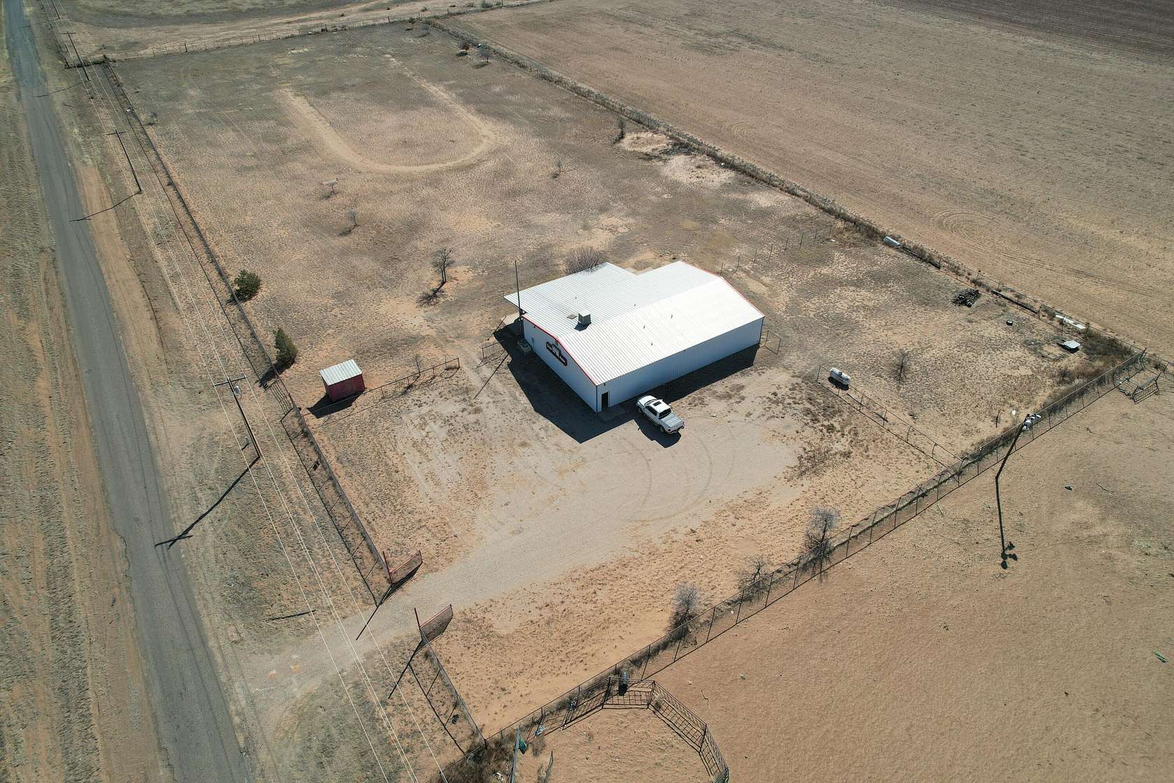 9.7 Acres of Improved Commercial Land for Sale in Levelland, Texas