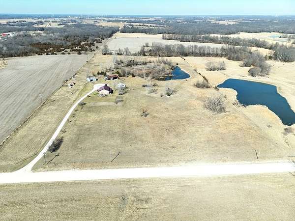 19.3 Acres of Land with Home for Sale in Macon, Missouri