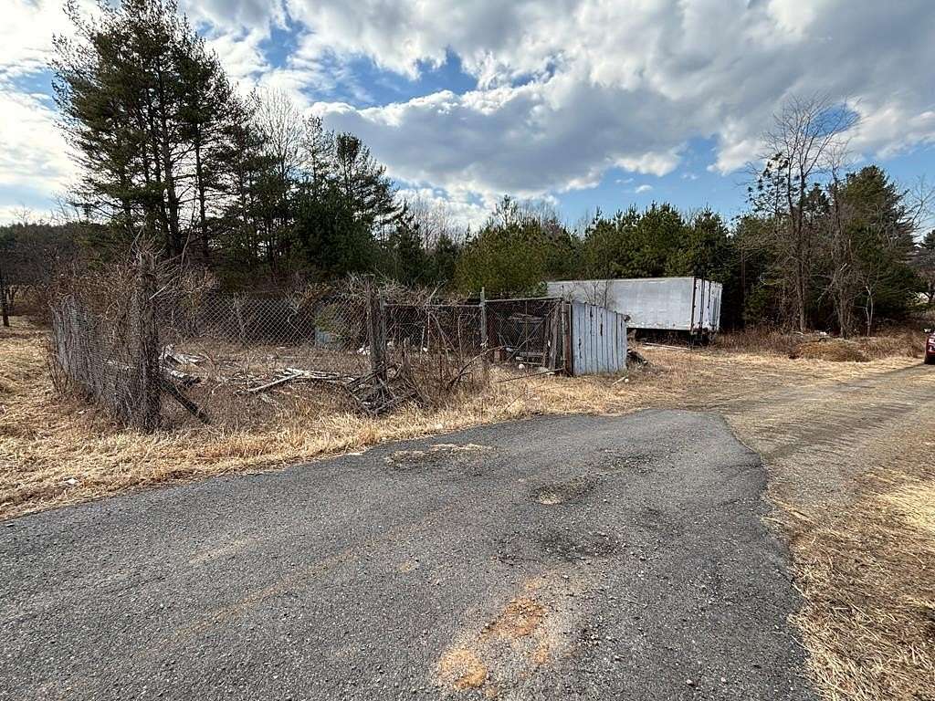 1.5 Acres of Mixed-Use Land for Sale in Hillsville, Virginia