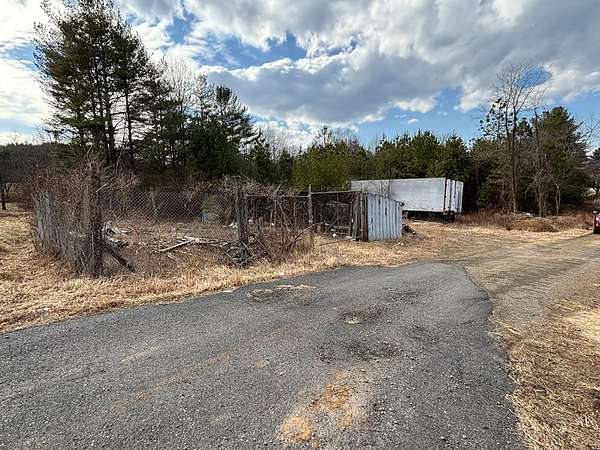 1.5 Acres of Mixed-Use Land for Sale in Hillsville, Virginia