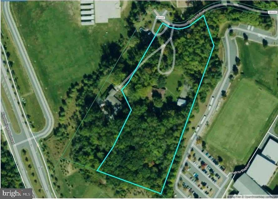 5.28 Acres of Land with Home for Sale in Dumfries, Virginia