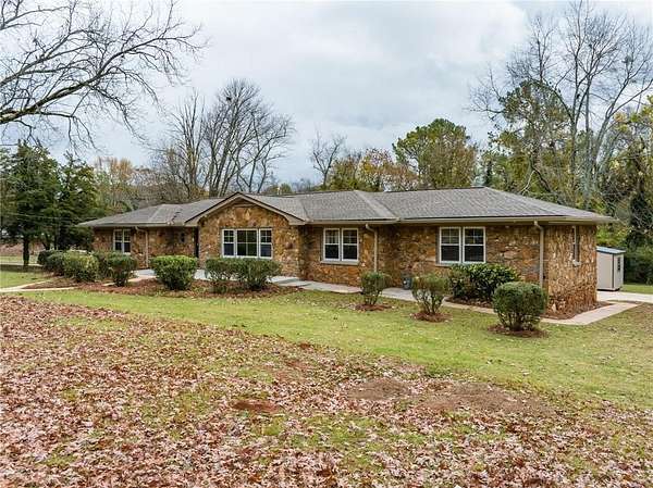 1.63 Acres of Land with Home for Sale in Decatur, Georgia