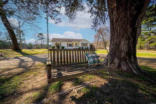 13.8 Acres of Land with Home for Sale in Camden, Arkansas