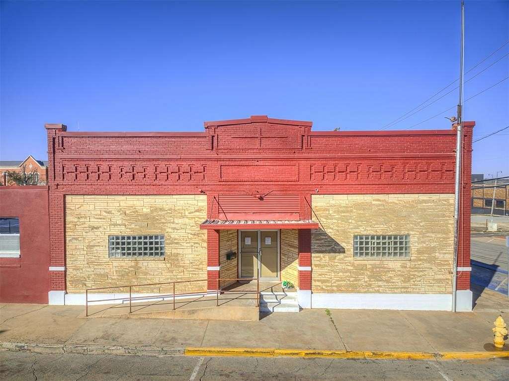 3 Acres of Improved Mixed-Use Land for Sale in Guthrie, Oklahoma
