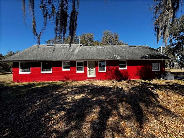 4.83 Acres of Land with Home for Lease in Leesburg, Florida