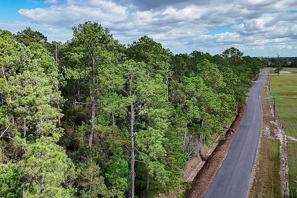 21 Acres of Recreational Land for Sale in Vinton, Louisiana