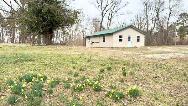 1.6 Acres of Land with Home for Sale in Melbourne, Arkansas