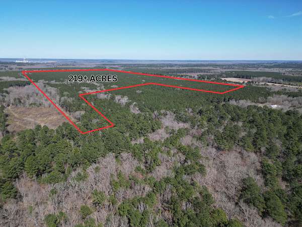 420 Acres of Land for Sale in Queen City, Texas