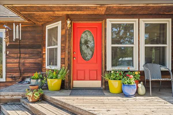 5 Acres of Land with Home for Sale in Grants Pass, Oregon