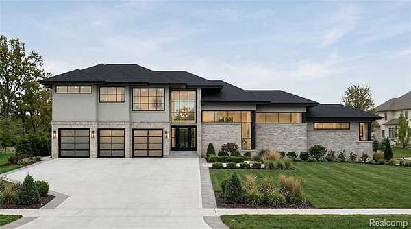 0.54 Acres of Residential Land for Sale in Bloomfield Hills, Michigan