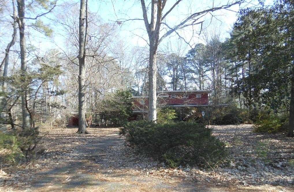1.5 Acres of Land with Home for Sale in Chesapeake, Virginia