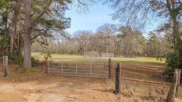 8.25 Acres of Residential Land for Sale in Longview, Texas