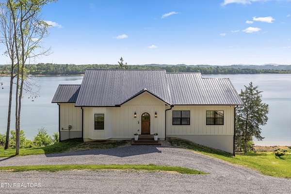 3.23 Acres of Land with Home for Sale in Dandridge, Tennessee