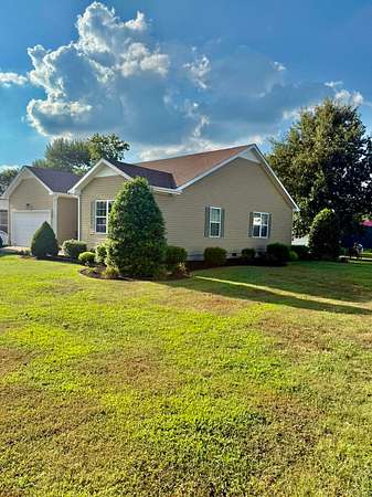 50 Acres of Land with Home for Sale in Elkton, Kentucky