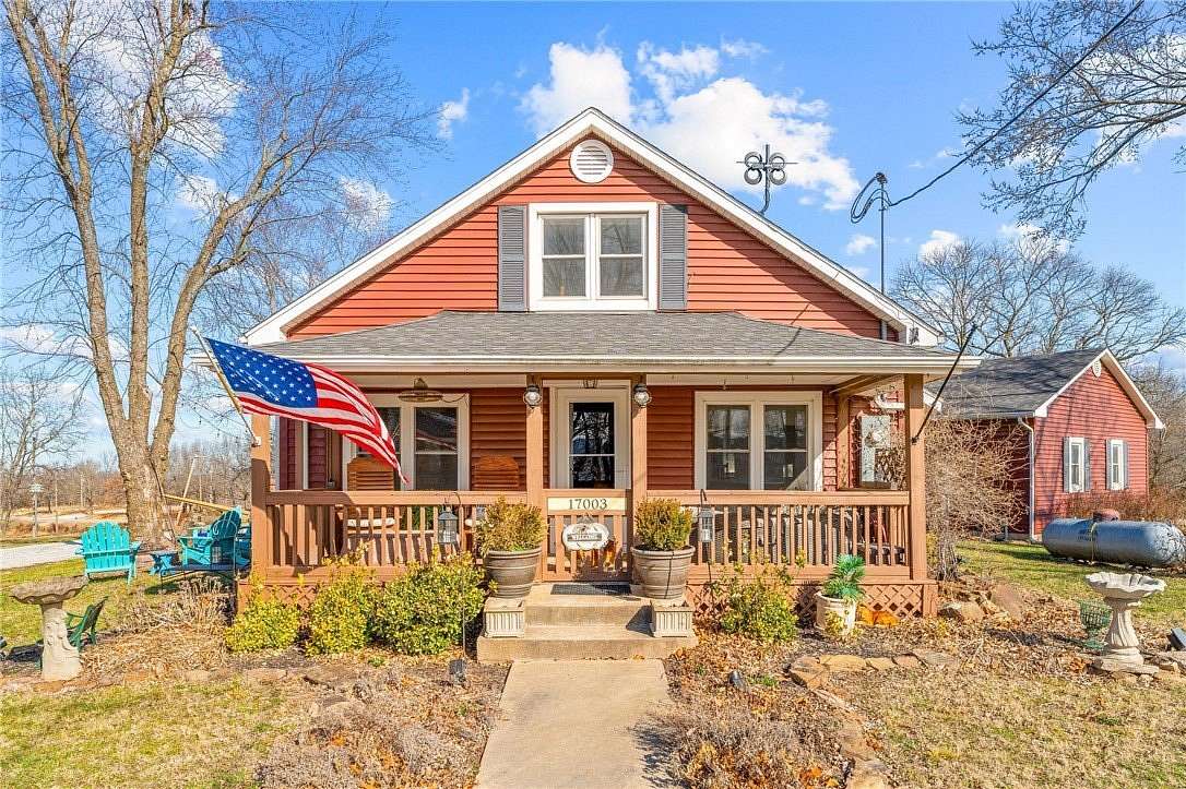 2.85 Acres of Improved Mixed-Use Land for Sale in Omaha, Arkansas