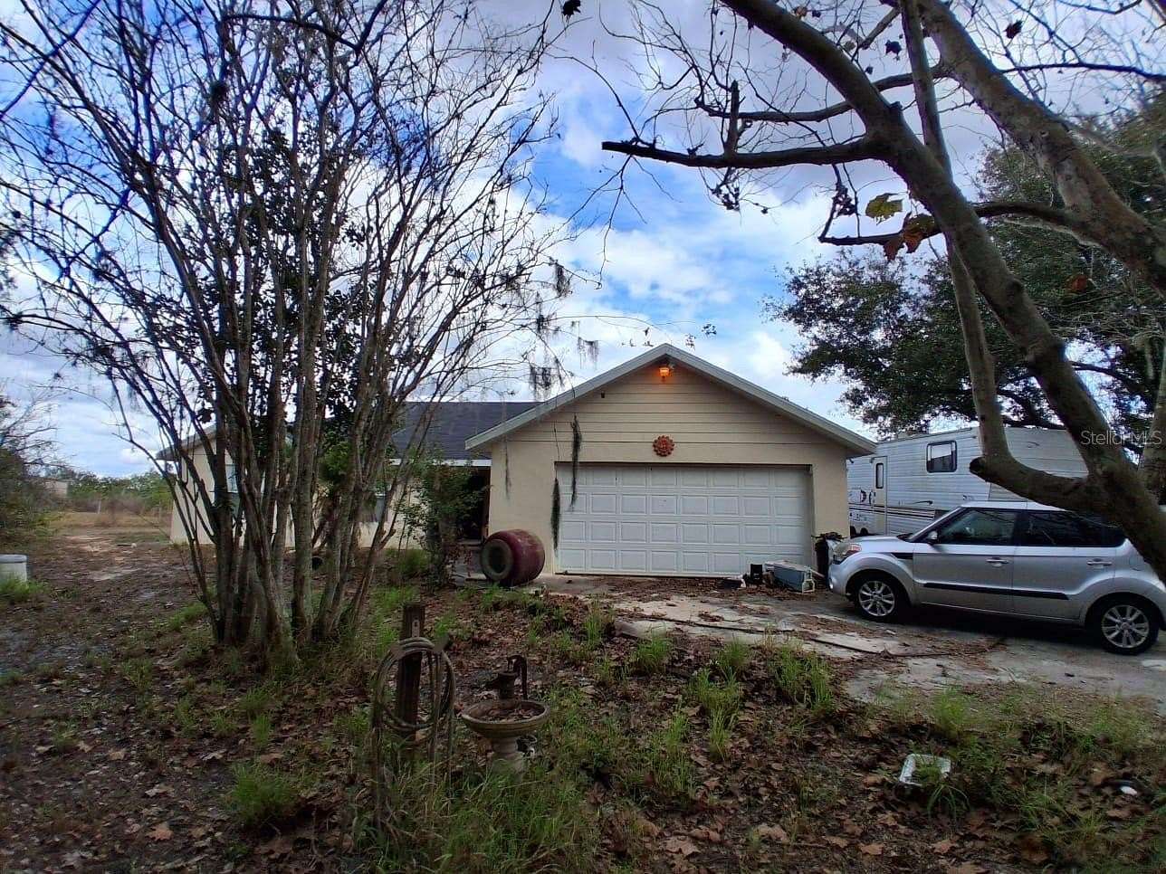 2.12 Acres of Land with Home for Sale in Fort Meade, Florida