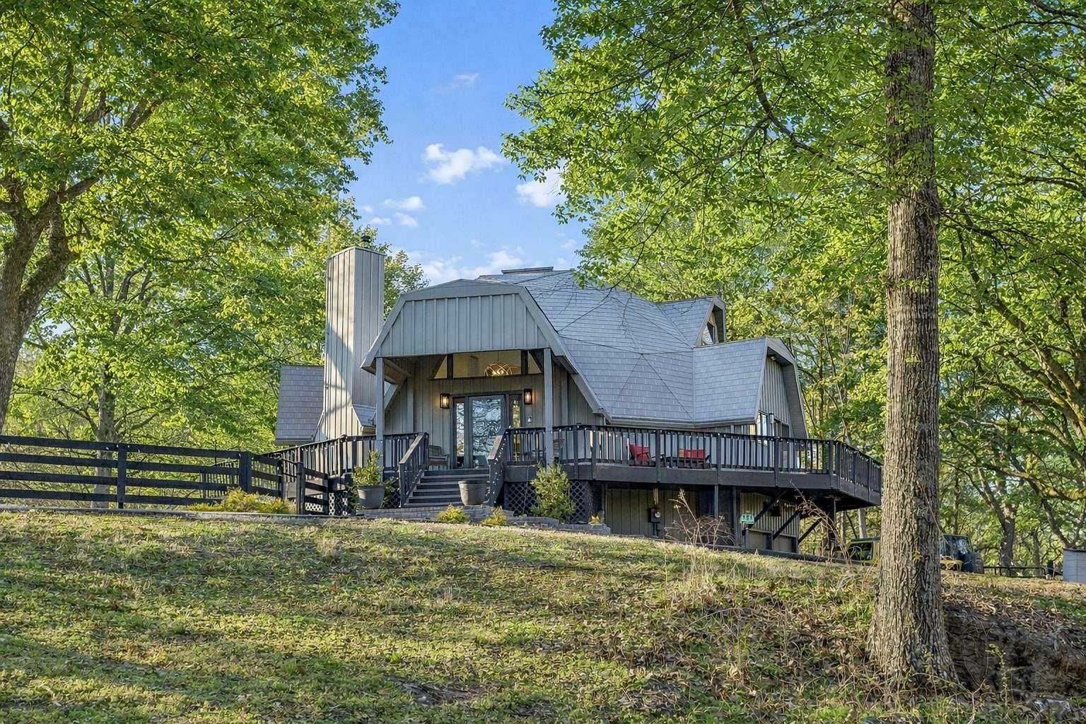 5.1 Acres of Land with Home for Sale in Franklin, Tennessee