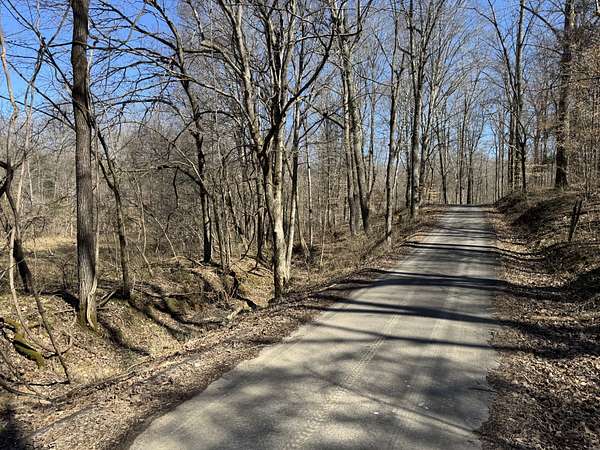 10.4 Acres of Land for Sale in Charlotte, Tennessee