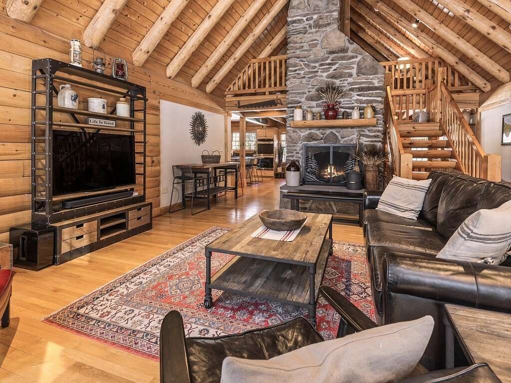 1.86 Acres of Land with Home for Sale in Hubbardston, Massachusetts