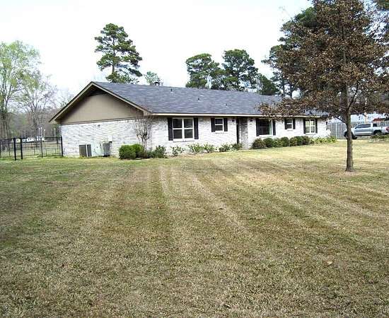 2 Acres of Land with Home for Sale in Ashdown, Arkansas