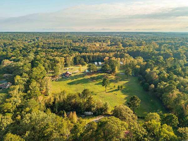 18.3 Acres of Land with Home for Sale in Malvern, Arkansas