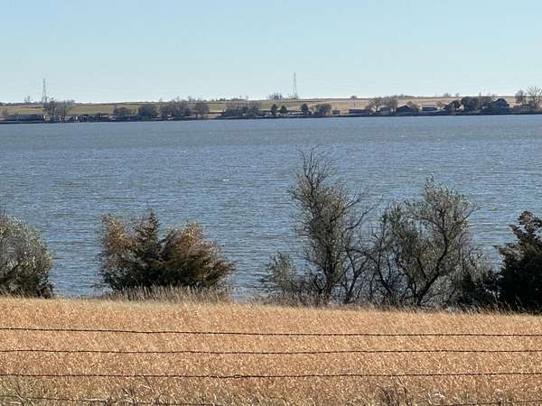 1 Acre of Residential Land for Sale in Huron, South Dakota