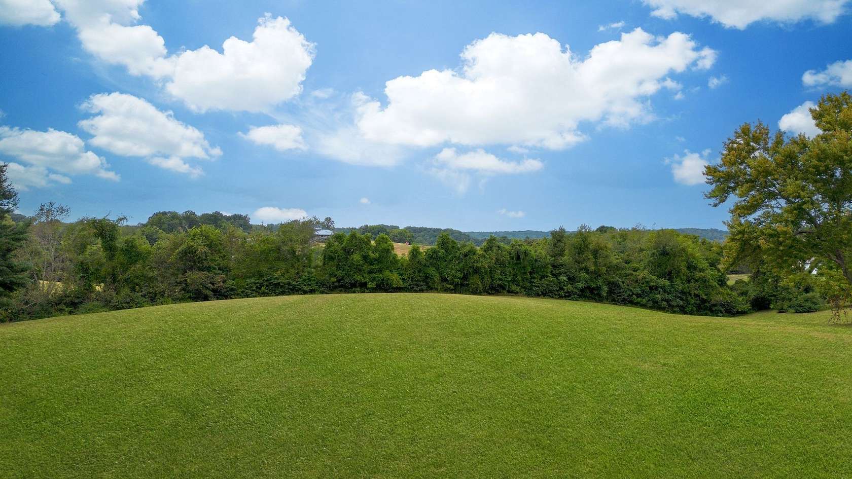 0.87 Acres of Residential Land for Sale in Dickson, Tennessee