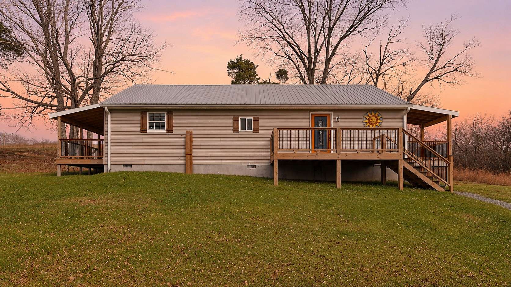 2.3 Acres of Land with Home for Sale in Charlotte, Tennessee