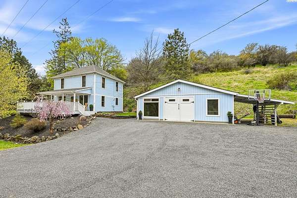 4 Acres of Land with Home for Sale in Colfax, Washington