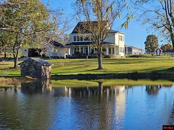 10 Acres of Land with Home for Sale in Mountain Home, Arkansas